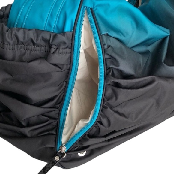 Lululemon Hot Yoga Hobo Bag - Picture 3 of 16